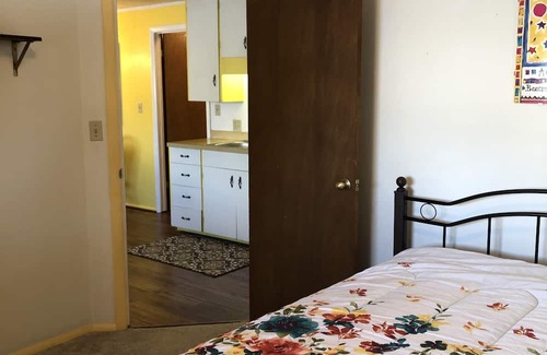 Bozeman Cabina | Comfortable log home in great Bozeman location close to MSU, hospital and trails
