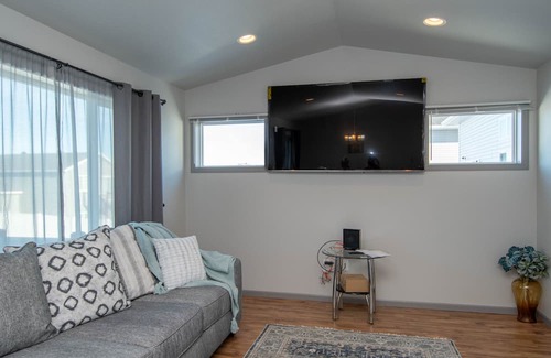 West Fargo Casa | 2 min to 5 Restaurants,General Dollar.5 min to Cash Wise,6 min Sanford Hospital