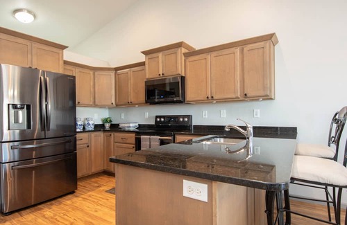 West Fargo Casa | 2 min to 5 Restaurants,General Dollar.5 min to Cash Wise,6 min Sanford Hospital