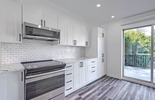 LaSalle Apartamento | Luxury 2-Bed Apt for 6: Near Airport & Downtown, Backyard with free Parking