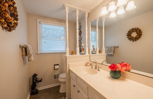 Buechel Casa | Comfortable Family Home in East Louisville