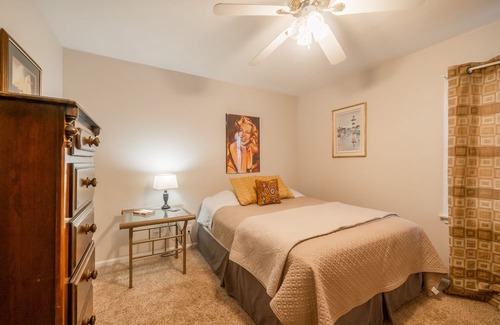 Buechel Casa | Comfortable Family Home in East Louisville
