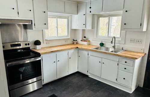 Cavendish Casa | New England Cape - 10 Minutes from Okemo