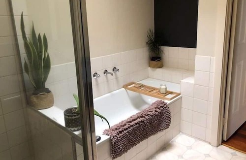 Yarra Glen Apartamento | Private wing in the heart of Yarra Glen
