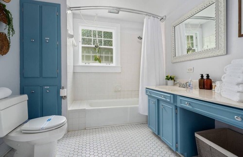 Forest Park Condominio | 2br Historic Birmingham Condo