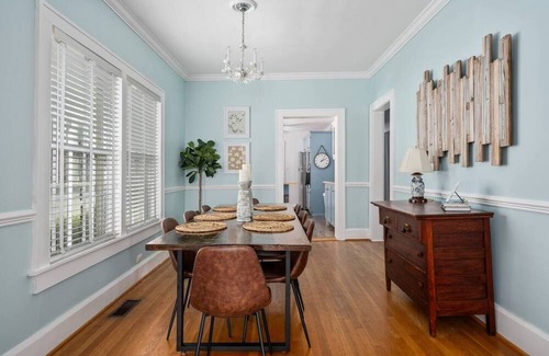 Forest Park Condominio | 2br Historic Birmingham Condo