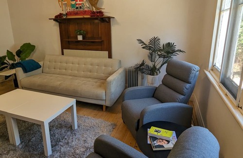 Essendon North Casa | Essendon Dreams. 10 min to Airport, Near shops, food, transport. Pet friendly