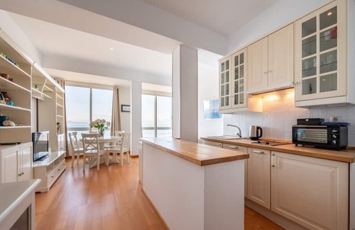 Laracha Apartamento | Fee4Me Front line beach flat in Caión
