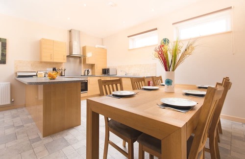 West Down Cabaña | Lake view Cottage West Down