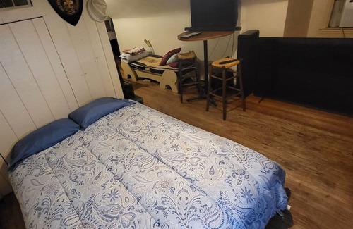Glen Burnie Cama Y Desayuno | Upper Loft Room B&B