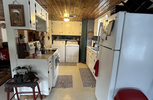Belgrade Cabaña | Black bear cottage located in desirable pinkhams cove in great pond!