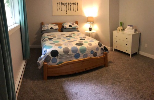 Clearwater Apartamento | Stoneshire Basalt Suite for 4, walking distance to waterfalls & Dutch Lake