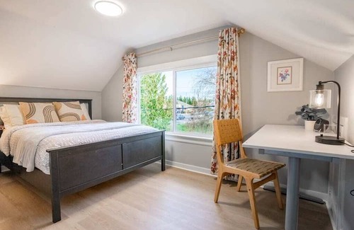 Monta Vista Casa | Pet-Friendly Family Home in South Tacoma/Lakewood