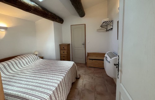 Saint-Sauveur-de-Cruzieres Cabaña | LA CONFISERIE with private terrace and barbecue/shared swimming pool