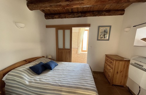 Saint-Sauveur-de-Cruzieres Cabaña | Le FLEURISTE with TERRACE AND SHARED BARBECUE/PISCINE