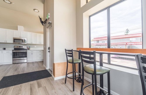 Eastside Apartamento | Guest Suites, 5 Min to Downtown