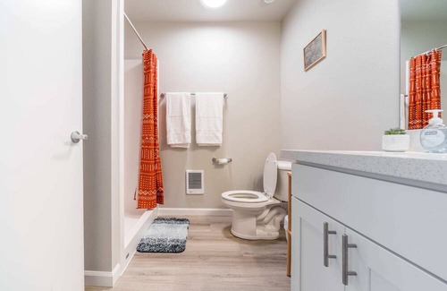 Eastside Apartamento | Guest Suites, 5 Min to Downtown