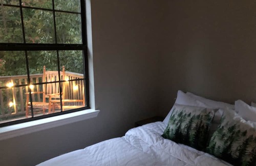 Rossville Cabaña | Enchanted Woods Cottage ~ 10 min St Elmo ~ Hot Tub, Pool, 2 Acres