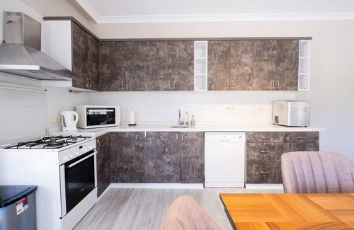 Avlana Casa | Greenery Home with Shared Pool in Marmaris