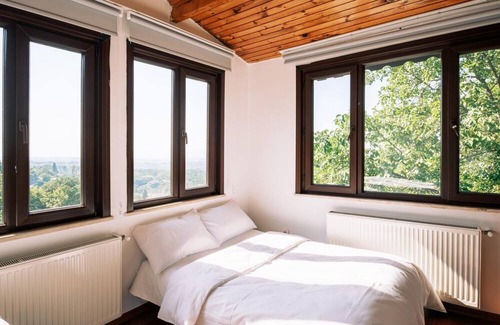 Derbent Apartamento | Chic Flat w Terrace, Garden, Fireplace in Nature