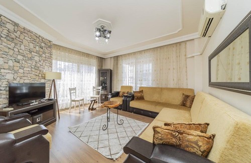 Antalya City Centre Apartamento | Central Flat w Balcony 10 min to MarkAntalya Mall