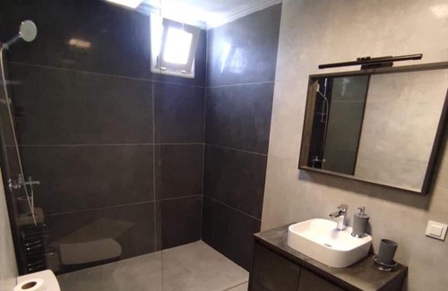 Yaliciftlik Apartamento | Chic Flat w Pool, Patio, Garden in Bodrum