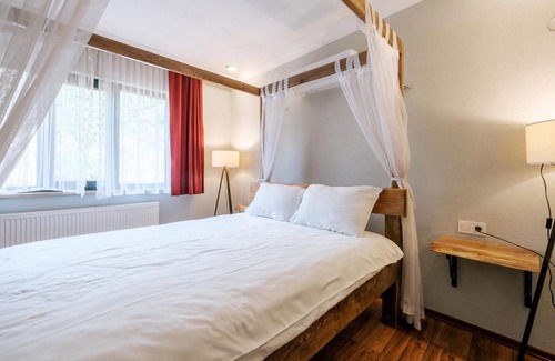 Altinova Casa | Serene Room w Balcony Pool and Garden in Nature