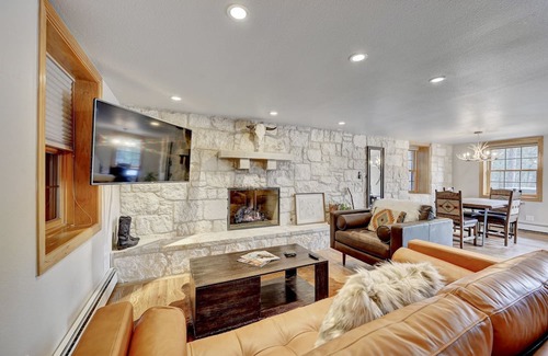 Kerr Gulch Apartamento | Luxury Mountain Retreat near the lake & downtown!