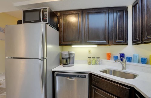 West Dover Apartamento | West Dover Condo w/ Fireplace: Half Mi to Mt. Snow