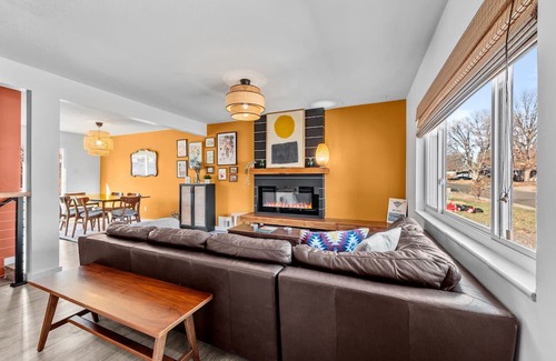 Alta Vista Area Casa | New Listing! Near Olde Town - Foosball / Firepit / Fireplace / Grill / Yard