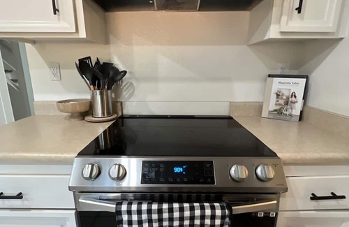 Parkside Casa | Casa Heights 3BD, Great for Couples or Groups!