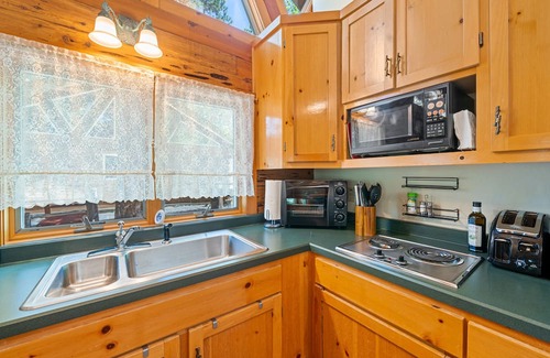 Sloat Casa | 5 Private Dwellings at The Lost Sierra Ranch w Fishing Ponds & 1 Mile Riverfront