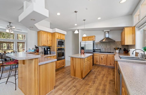 Sloat Casa | The Sierra House at The Lost Sierra Ranch w/ Fishing Ponds and 1 Mile Riverfront