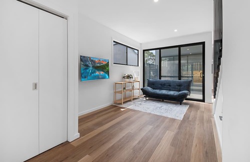 Merewether Casa | Yaringa - Brand New Property, Minutes from Merewether Beach