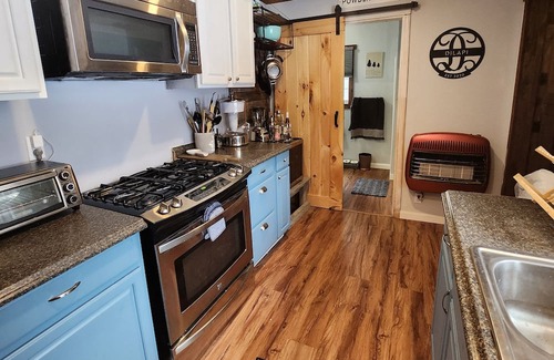 Dolgeville Cabina | COZY cabin in Adirondacks, view of the Millyway . Feel the stress melt away
