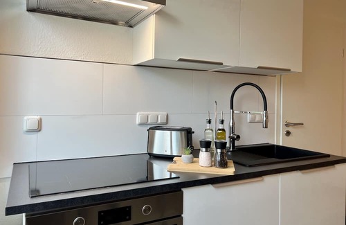 Bedingrade Apartamento | Ruhiges Apartment mit Balkon - Küche - Smarttv