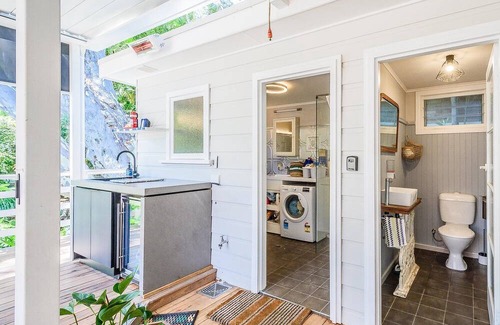 Pretty Beach Central Coast Casa | Venice Cottage - Pet Friendly