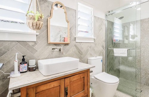 Pretty Beach Central Coast Casa | Venice Cottage - Pet Friendly