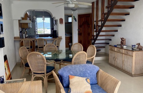 Fovissste Condominio | Oceanfront Condo with Incredible Pool and Central Location