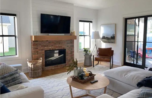 Houserville Casa | Modern Farmhouse Near Penn State