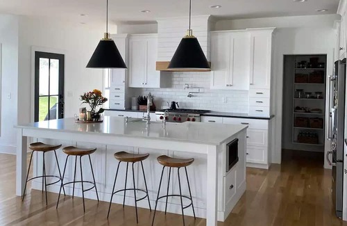 Houserville Casa | Modern Farmhouse Near Penn State