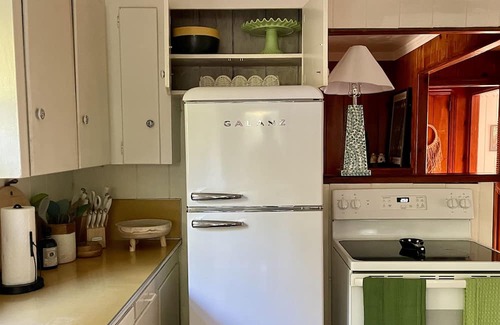 Penngrove Cabina | Willow Farm Cabin & Farm Retreat - Beautiful 100 year old cabin on farm.