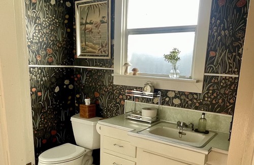 Penngrove Cabina | Willow Farm Cabin & Farm Retreat - Beautiful 100 year old cabin on farm.