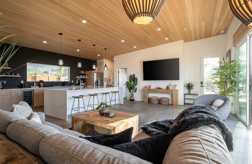 Joshua Tree Casa | Desert Oasis with Hot Tub, Pool and Views!