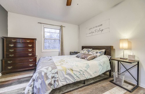 Spring Grove Village Casa | Cincinnati Duplex w/ Decks & Grill: 7 Mi to Dtwn!