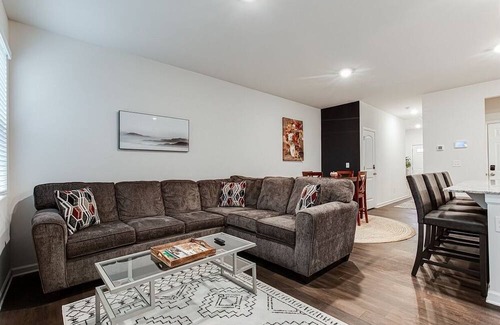 Union City Casa | Perfect Home Away from Home in quiet ATL neighborhood - Close to ATL Airport