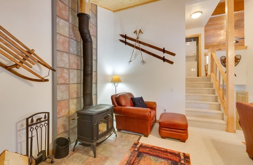Angel Fire Cabina | Charming Cabin w/ Decks: 5 Mi to Angel Fire Resort