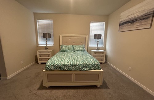 Hood Casa | Cheerful 3BR home in a nice quiet family community