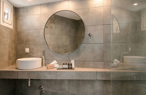 Skiathos Villa | ISholidays Skiathos The Rock Suite