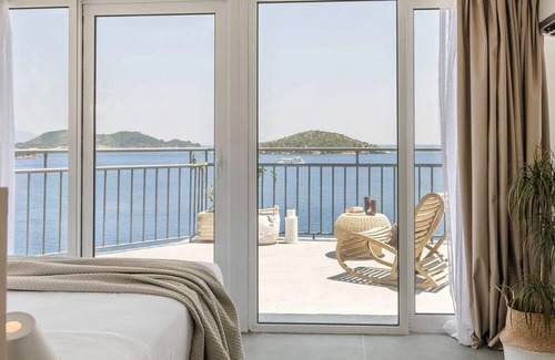 Skiathos Villa | ISholidays Skiathos The Rock Suite